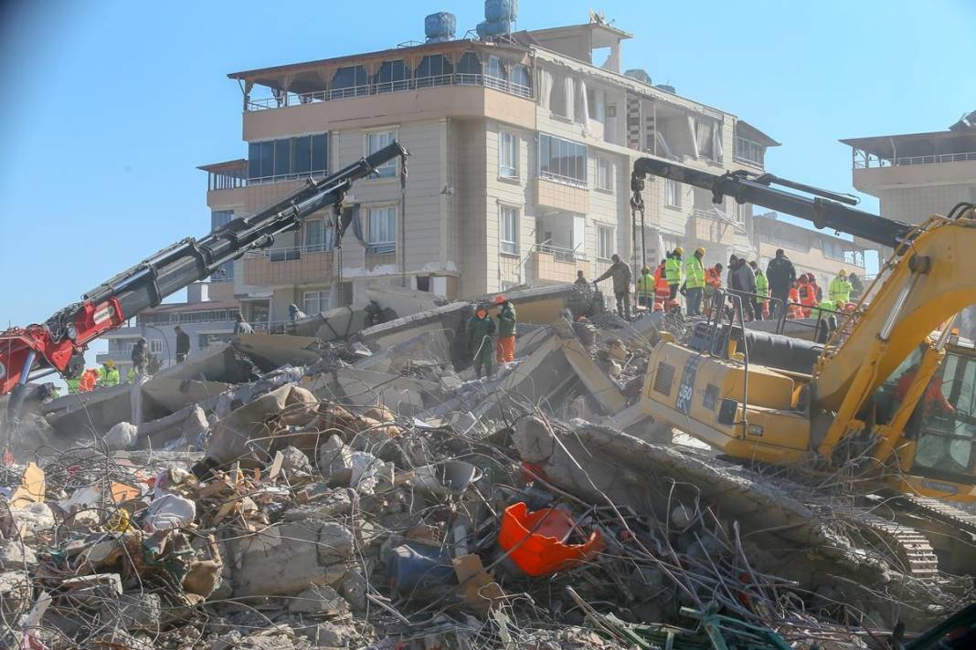 Deprem bölgesinde rakamlar korkunç! Felaketin boyutu gün geçtikçe ortaya çıkıyor 13